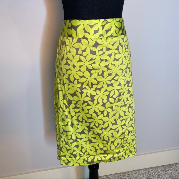 LANE BRYANT Plus Size Yellow Grey Floral Pencil Skirt Zipper Size 28 - Picture 4 of 10